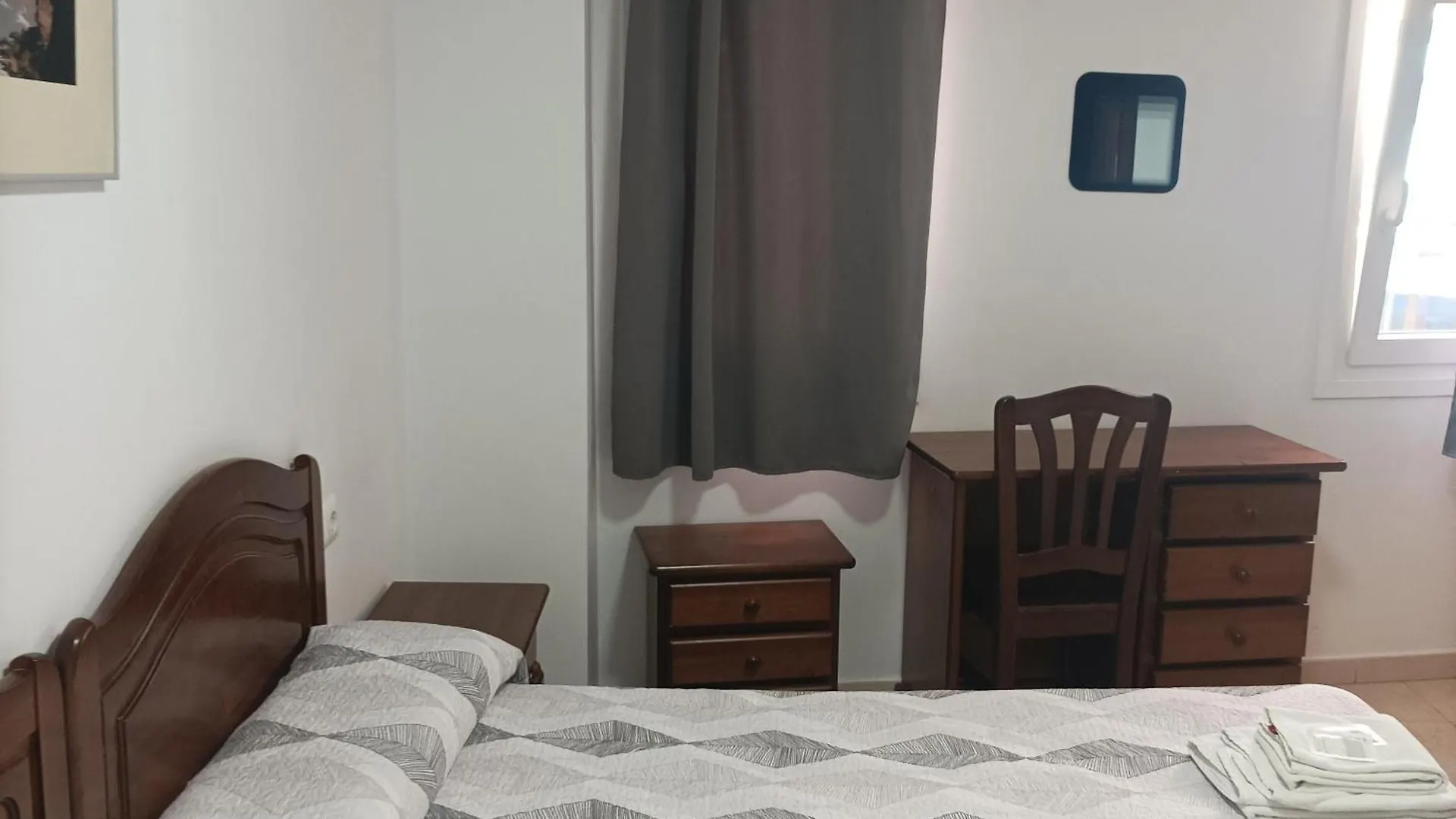 Hostal Carlos 2 La Línea de la Concepción 0*,