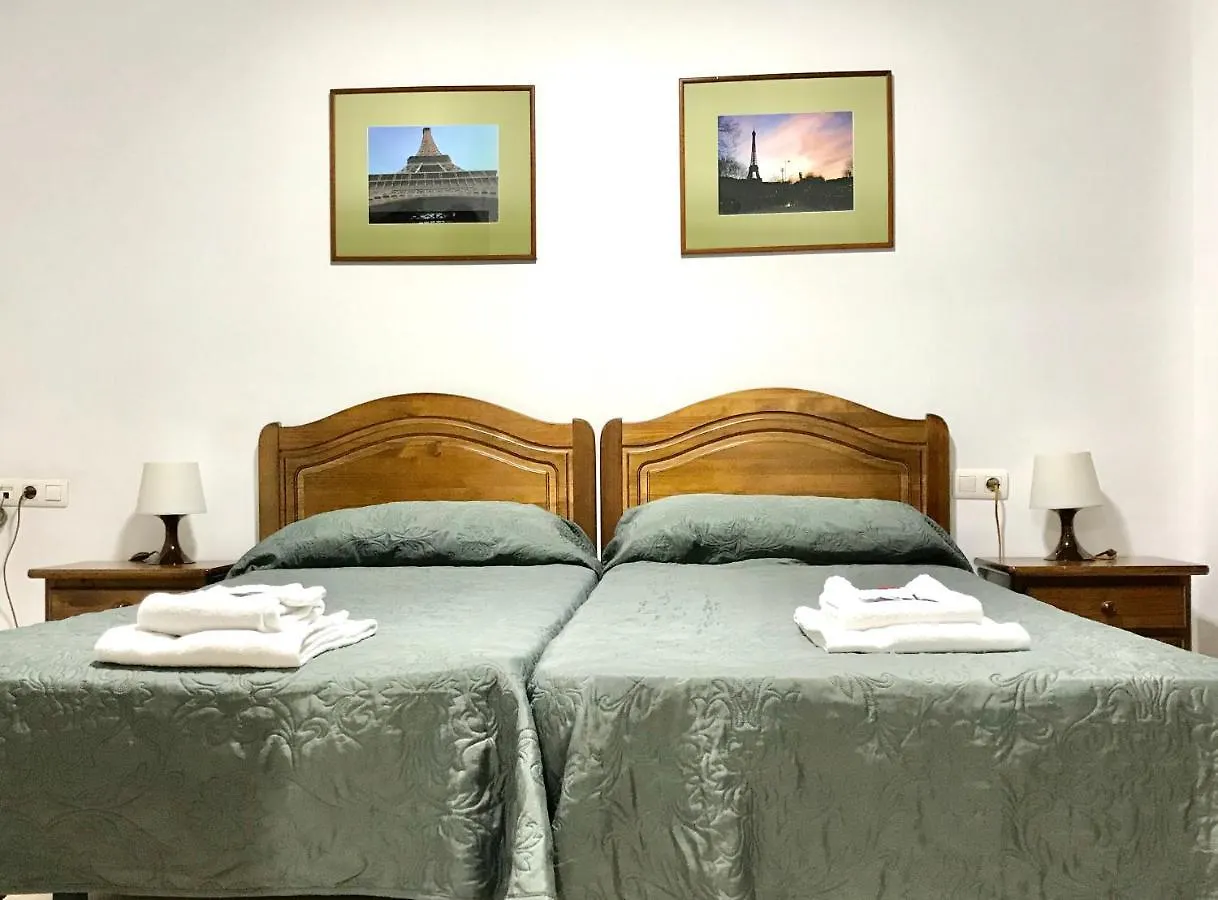 Hostal Carlos 2 La Linea de la Concepcion